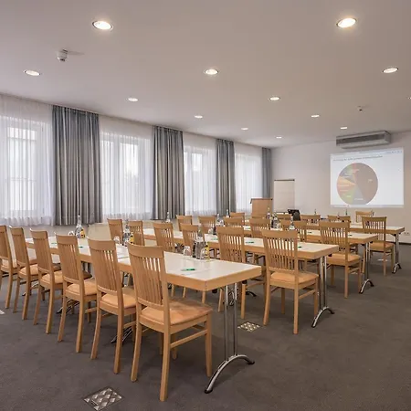 מלון Am Moosfeld 4*