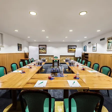 Hotel Am Moosfeld 4*