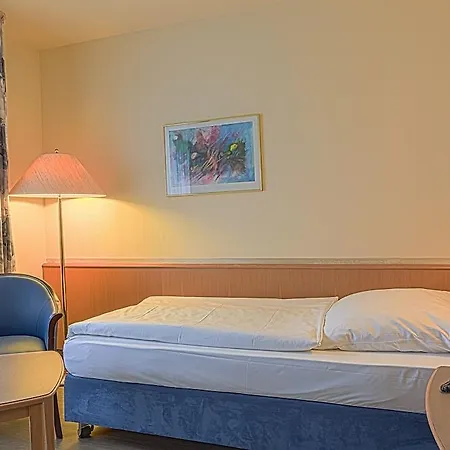Am Moosfeld Otel Münih