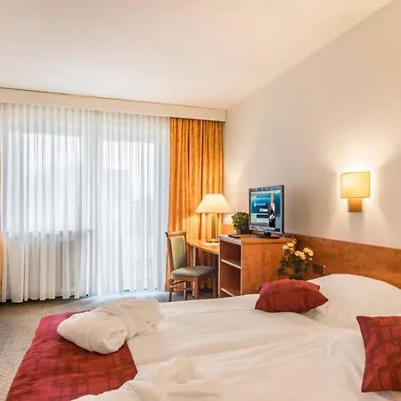 Hotel Am Moosfeld 4*