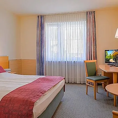 Hotel Am Moosfeld 4*