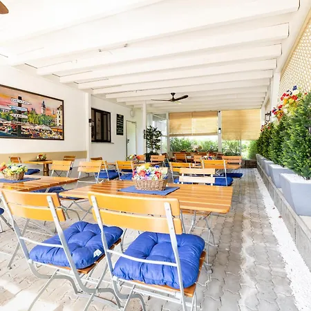 Am Moosfeld 4*
