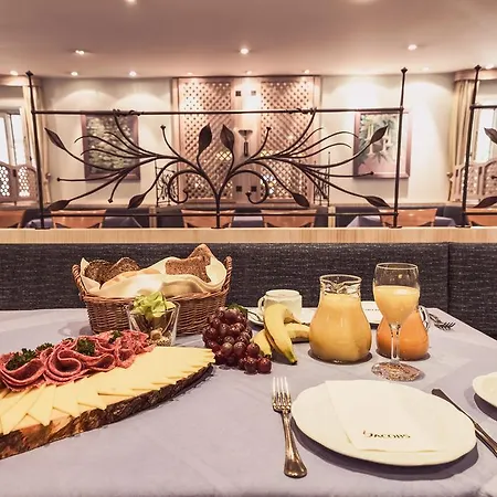 Hotel Am Moosfeld 4*